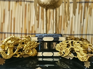 特徴的な露盤と目貫龍も再現